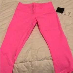 Pink Capri Lululrmon yoga pants. New with tags!